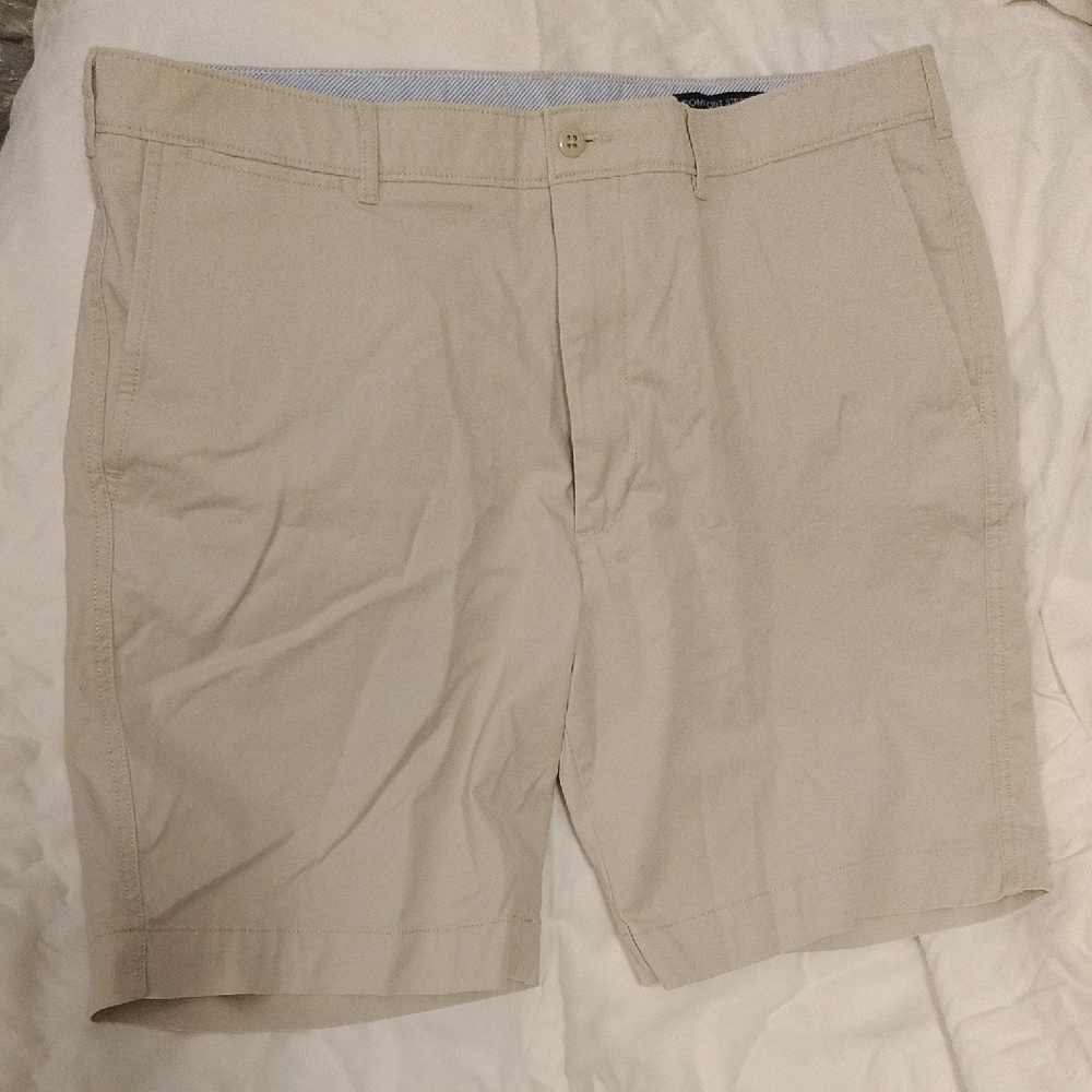 Daniel Cremieux Beige Flat Front Shorts